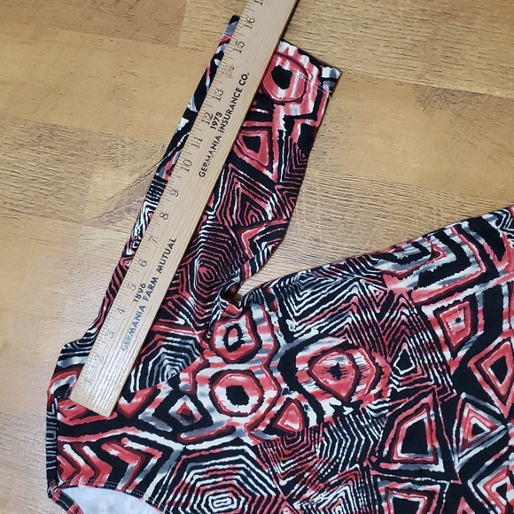 Rebecca Malone - Abstract Geometric Tie-dye 3/4 sleeved top (Ladies Medium) - Picture 8 of 12